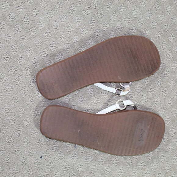 Yellow Box "Patty" Women's Sz 8 White with Bling Circle Accents Sandals - Picture 6 of 6